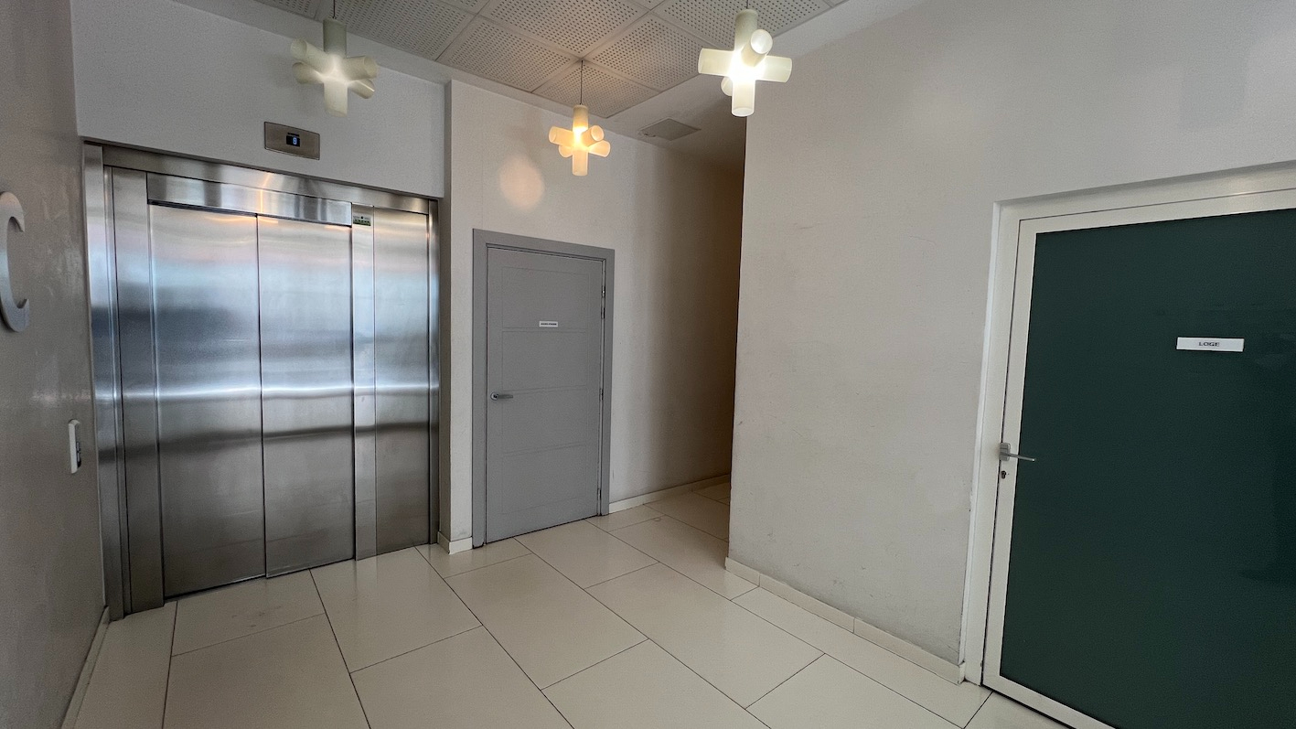 PARIS-19E-ARRONDISSEMENT Beau 2 pièces avec terrasse dans bel immeuble récent 12