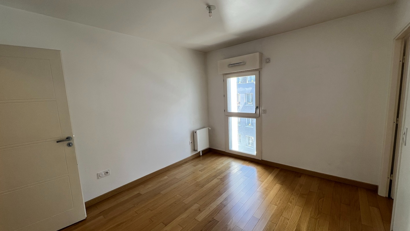 PARIS-19E-ARRONDISSEMENT Beau 2 pièces avec terrasse dans bel immeuble récent 8