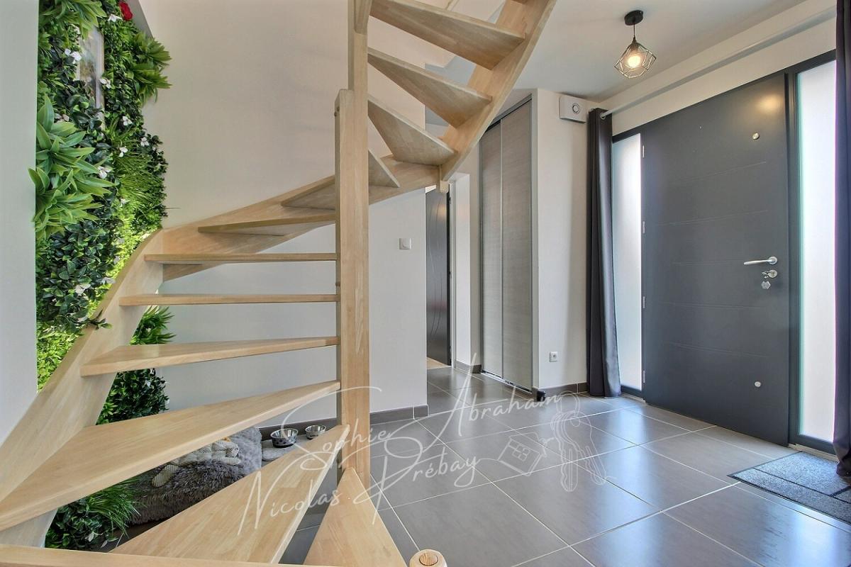 TOURY Maison contemporaine BBC , 3 chambres, garage de 48 m², jardin avec piscine 6
