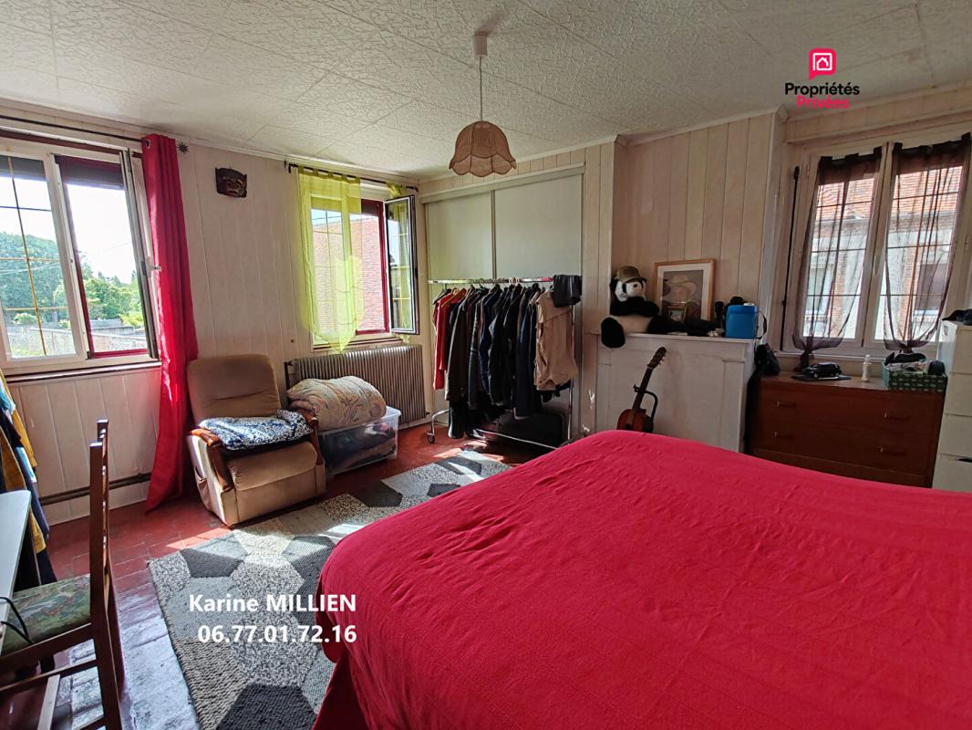 LA VIEILLE-LYRE LA VIEILLE LYRE 27330 Maison avec de nombreuses dépendances - Véranda chauffée - 3 chambres - Cave - Prairies - 218400 HAI 8