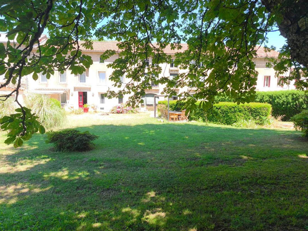 LABASTIDE-ROUAIROUX ENSEMBLE IMMOBILIER RARE DANS LE TARN 1