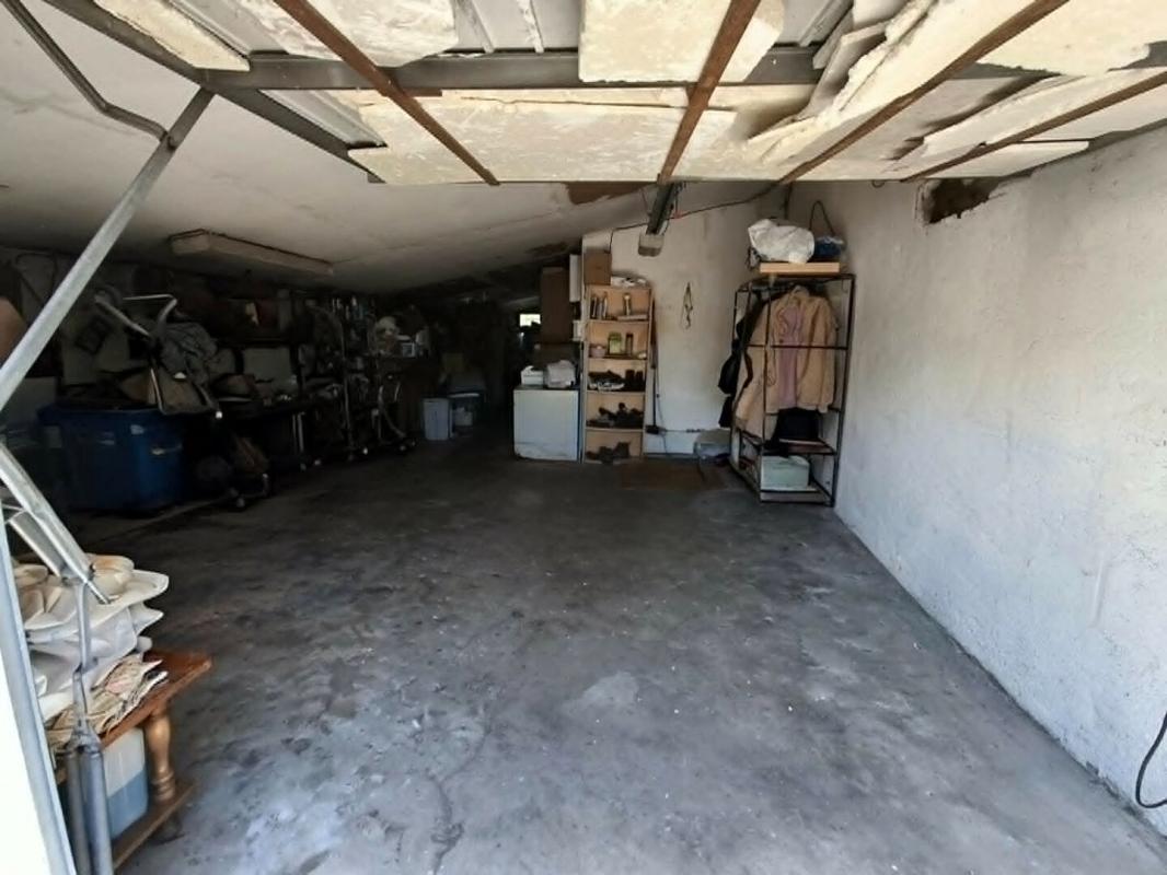 SAINT-CHRISTOLY-DE-BLAYE Maison de plain-pied avec grand garage, jardin et panneaux solaires - Saint-Christoly-de-Blaye (33920) 12