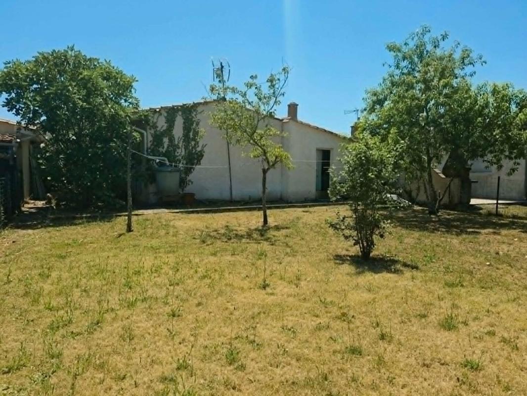 SAINT-CHRISTOLY-DE-BLAYE Maison de plain-pied avec grand garage, jardin et panneaux solaires - Saint-Christoly-de-Blaye (33920) 15
