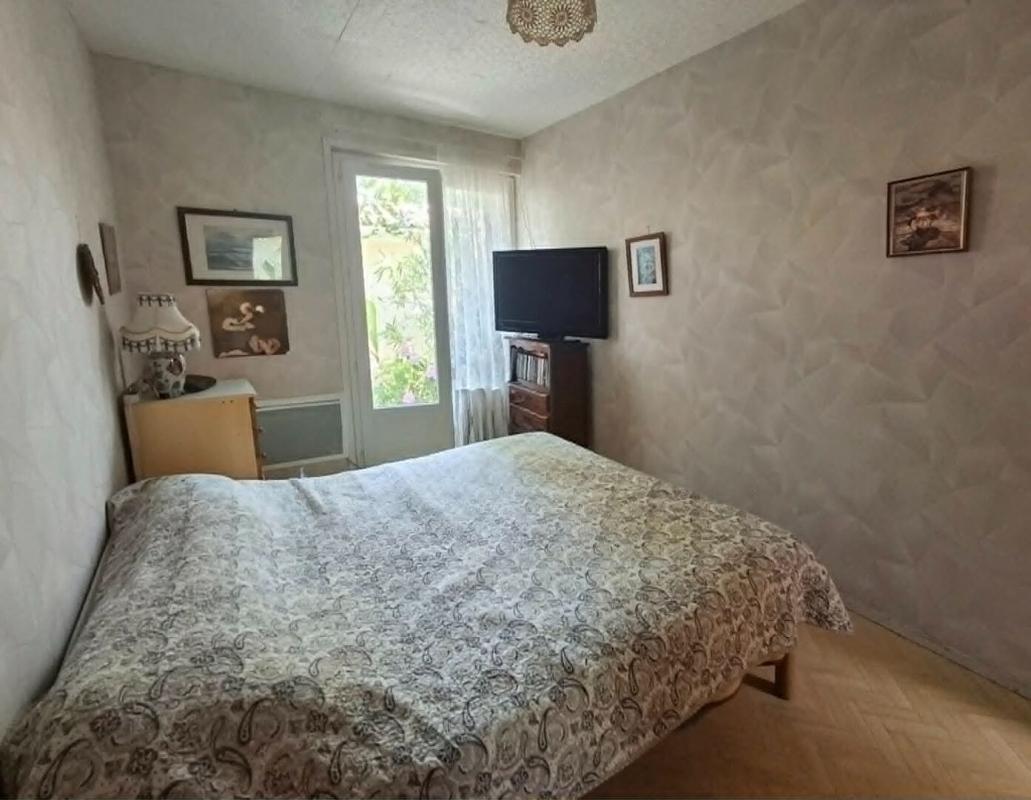 SAINT-CHRISTOLY-DE-BLAYE Maison de plain-pied avec grand garage, jardin et panneaux solaires - Saint-Christoly-de-Blaye (33920) 7