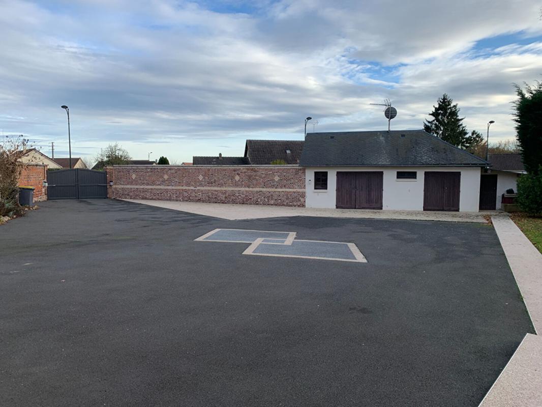 BARC MAGNIFIQUE PROPRIETE COMPRENANT UNE MAISON DE MAITRE ET UNE ANNEXE 2
