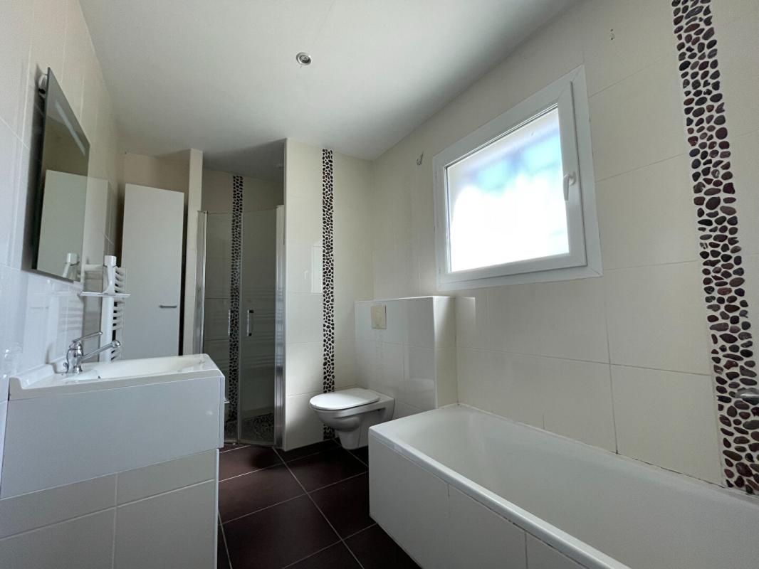 PESSAC Maison Pessac 7 pièce(s) 5 CHAMBRES + BUREAU 194 m2 16