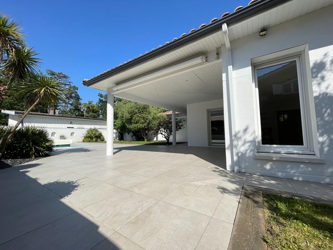 PESSAC Maison Pessac 7 pièce(s) 5 CHAMBRES + BUREAU 194 m2 17