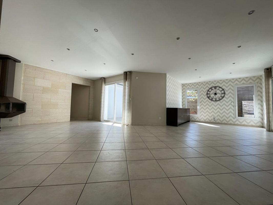 PESSAC Maison Pessac 7 pièce(s) 5 CHAMBRES + BUREAU 194 m2 7