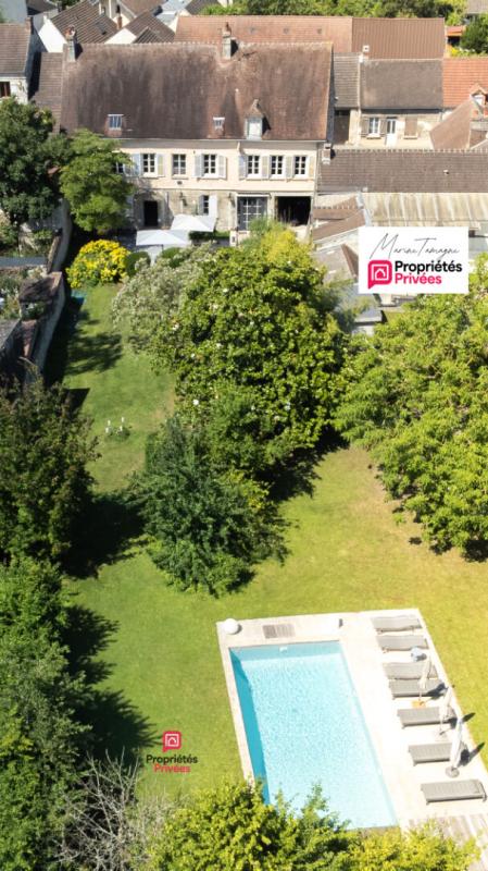 FLEURINES FLEURINES : DEMEURE DE CARACTÈRE DE 270 M² avec PISCINE CHAUFFÉE et GRAND JARDIN 1