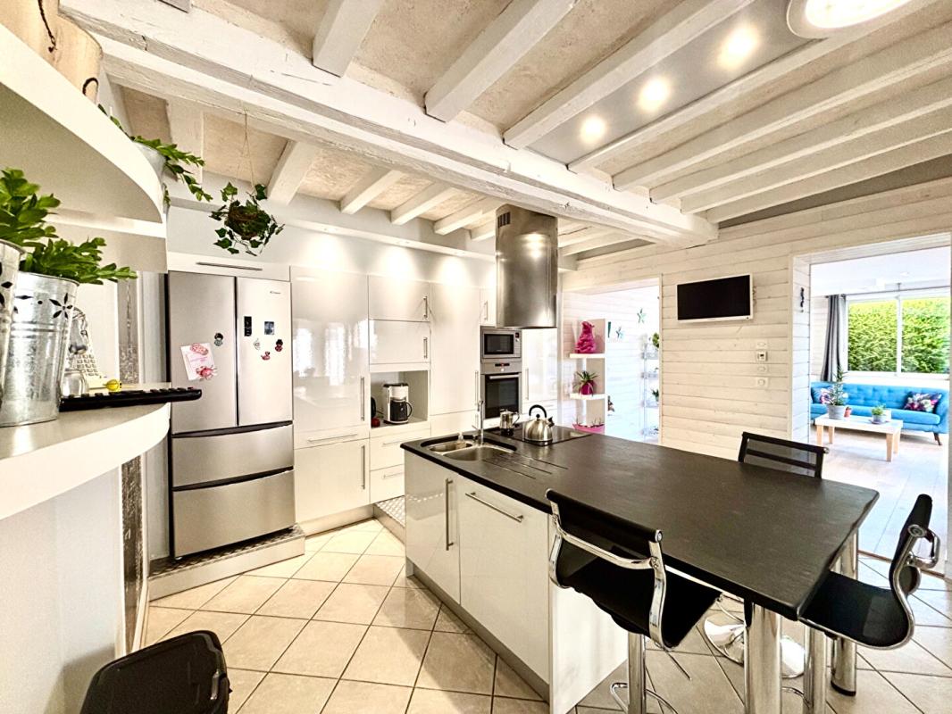 LES ROSIERS-SUR-LOIRE Maison 7 pièce(s) 175 m2 avec piscine 10
