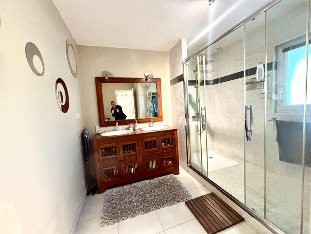 LES ROSIERS-SUR-LOIRE Maison 7 pièce(s) 175 m2 avec piscine 14