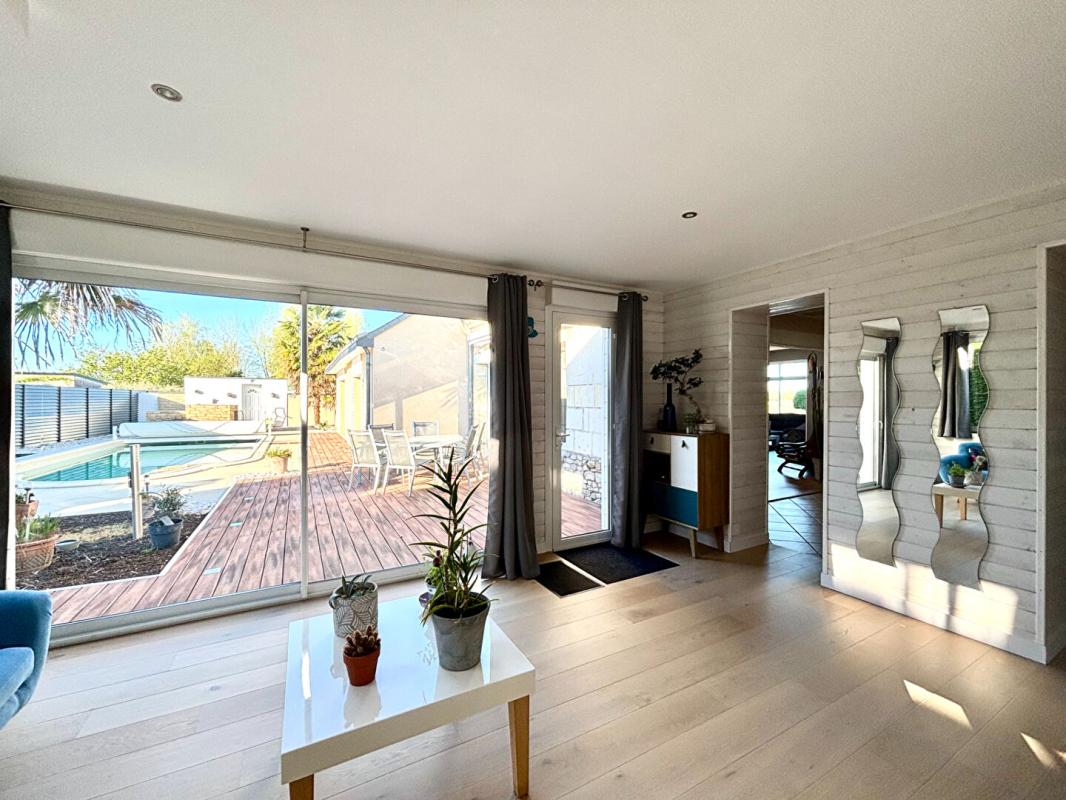 LES ROSIERS-SUR-LOIRE Maison 7 pièce(s) 175 m2 avec piscine 7