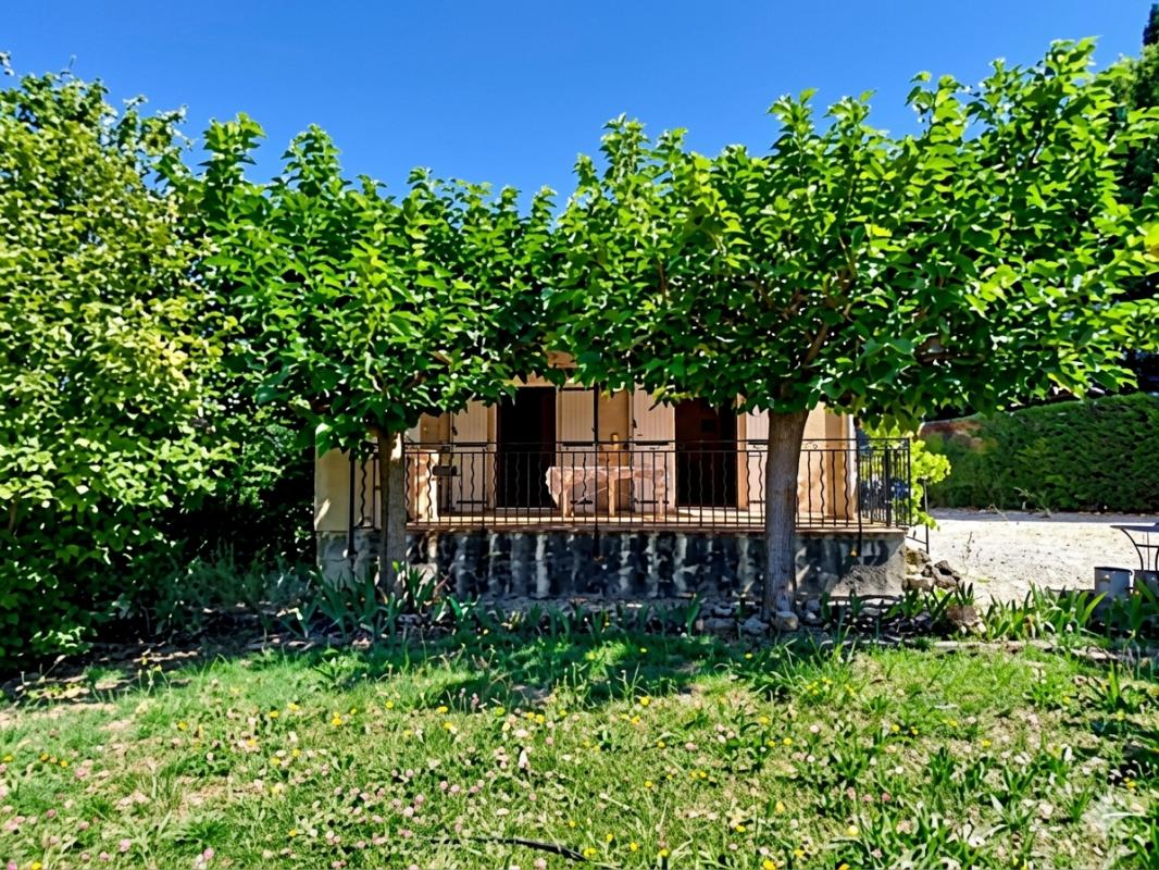 TAVERNES Maison Tavernes individuelle de plain-pied avec 2 garages 1