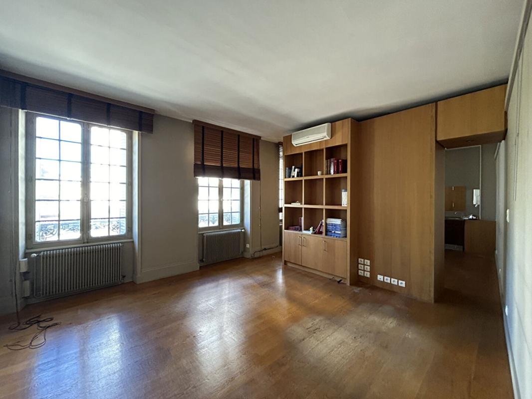 CLERMONT-FERRAND Appartement Clermont Ferrand 8 pièces 305 m2 11