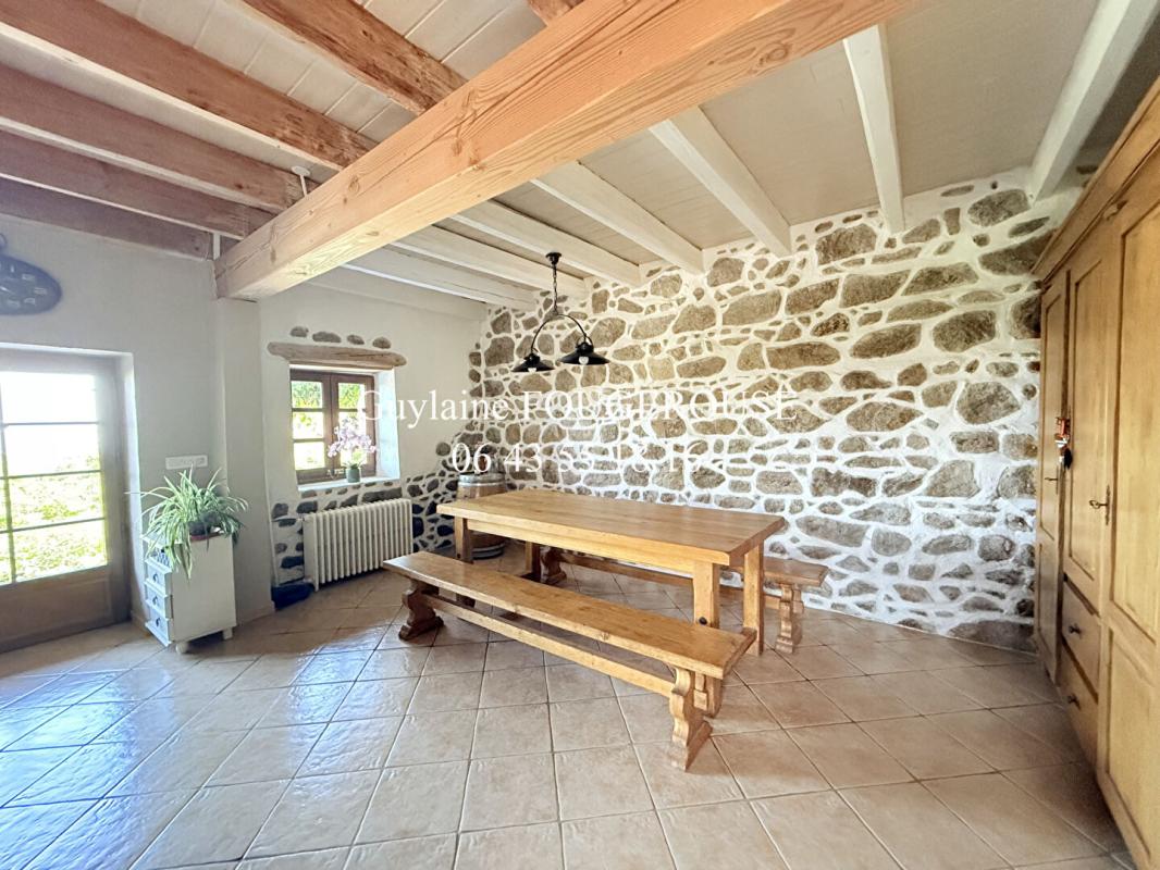 MONTBRISON Maison Ferme en pierres 6 pièce(s) 120 m2 5