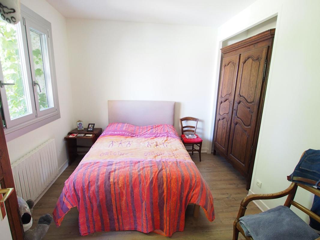 SAINT-JULIEN Maison 193m2 avec un gîte ou chambre d'hôtes 10