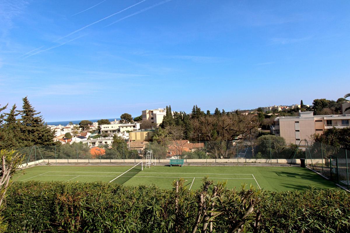 ANTIBES Appart T4 avec jardins privés, dans résidence de standing sécurisée avec piscine et tennis 10