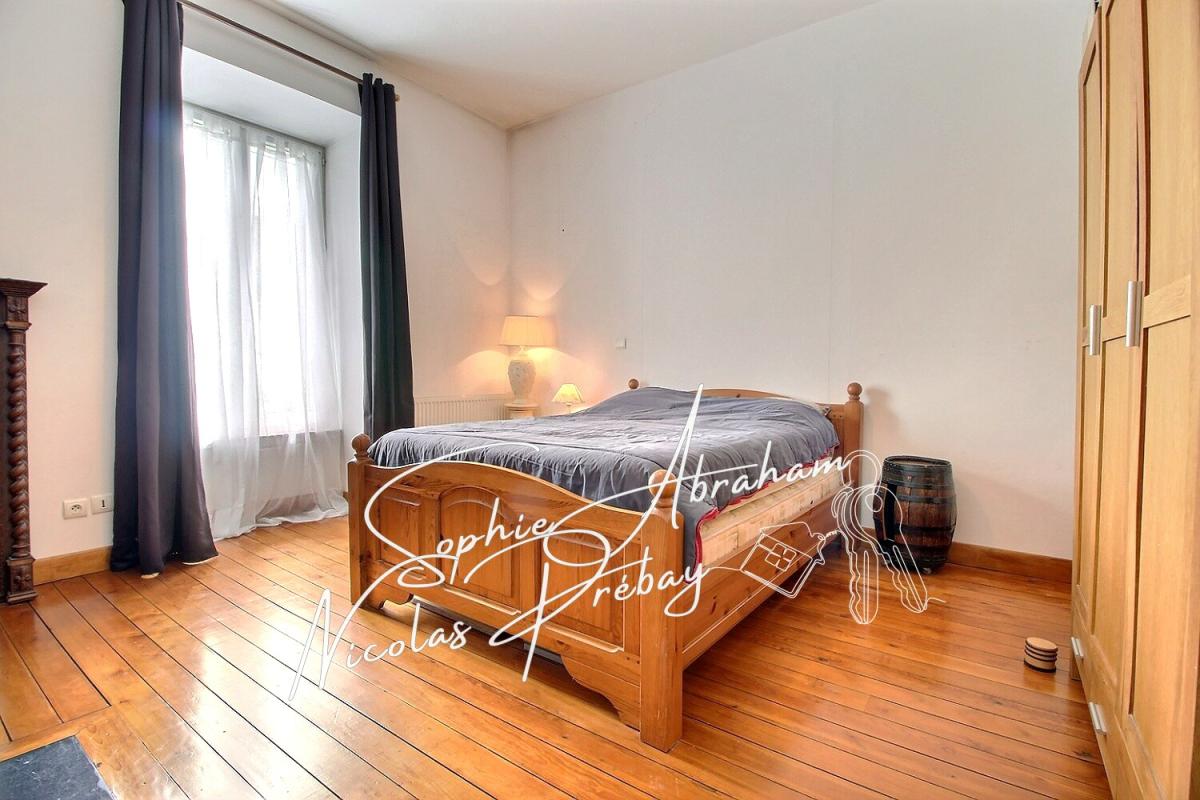 ANGERVILLE Exclusivité ! Maison en pierres sans travaux de 4 pièces, 3 chambres 5
