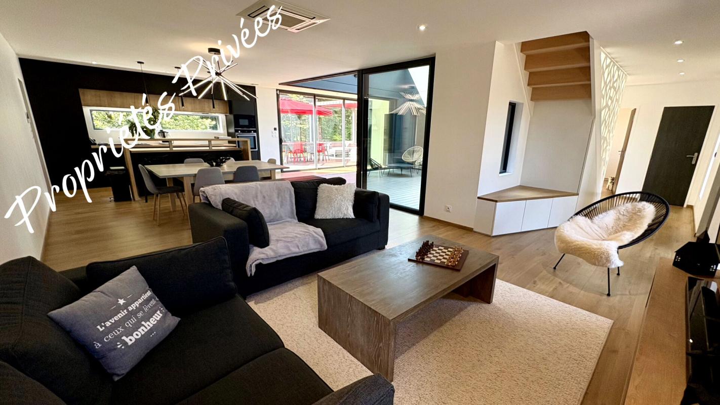 CROUY-SUR-COSSON Maison Crouy Sur Cosson 9 pièce(s) 151 m2 2