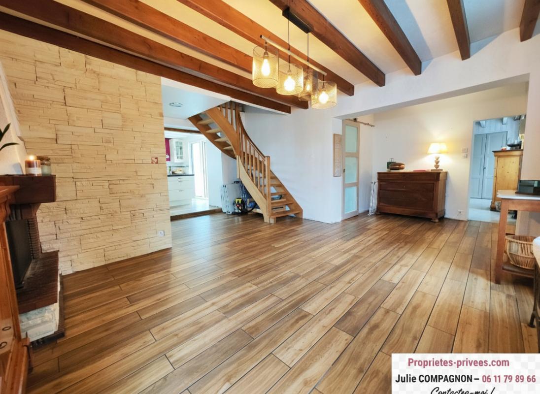 CHAUDRON-EN-MAUGES Maison 184 m² env.- 5 chambres -2 garages - abris et jardin 2