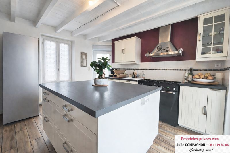 CHAUDRON-EN-MAUGES Maison 184 m² env.- 5 chambres -2 garages - abris et jardin 4
