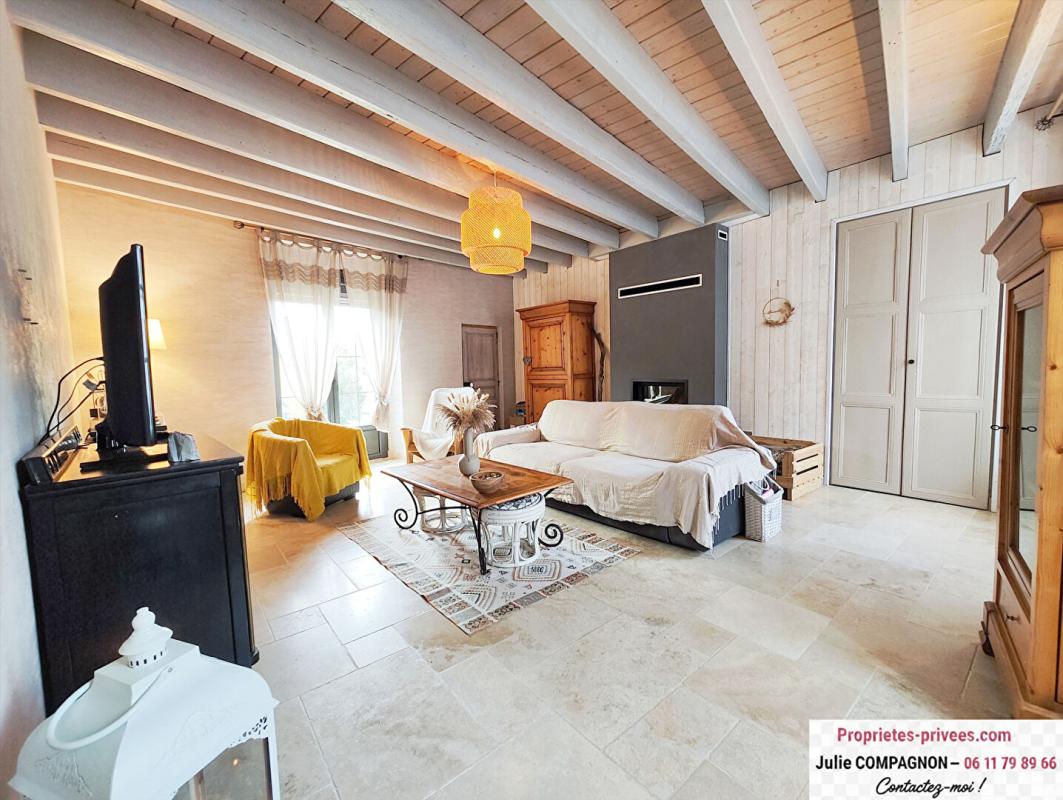 CHAUDRON-EN-MAUGES Maison 184 m² env.- 5 chambres -2 garages - abris et jardin 6