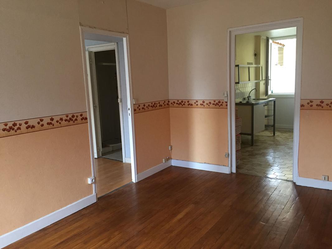 ANGERVILLE Immeuble Angerville 6 pièce(s) 130 m2 7