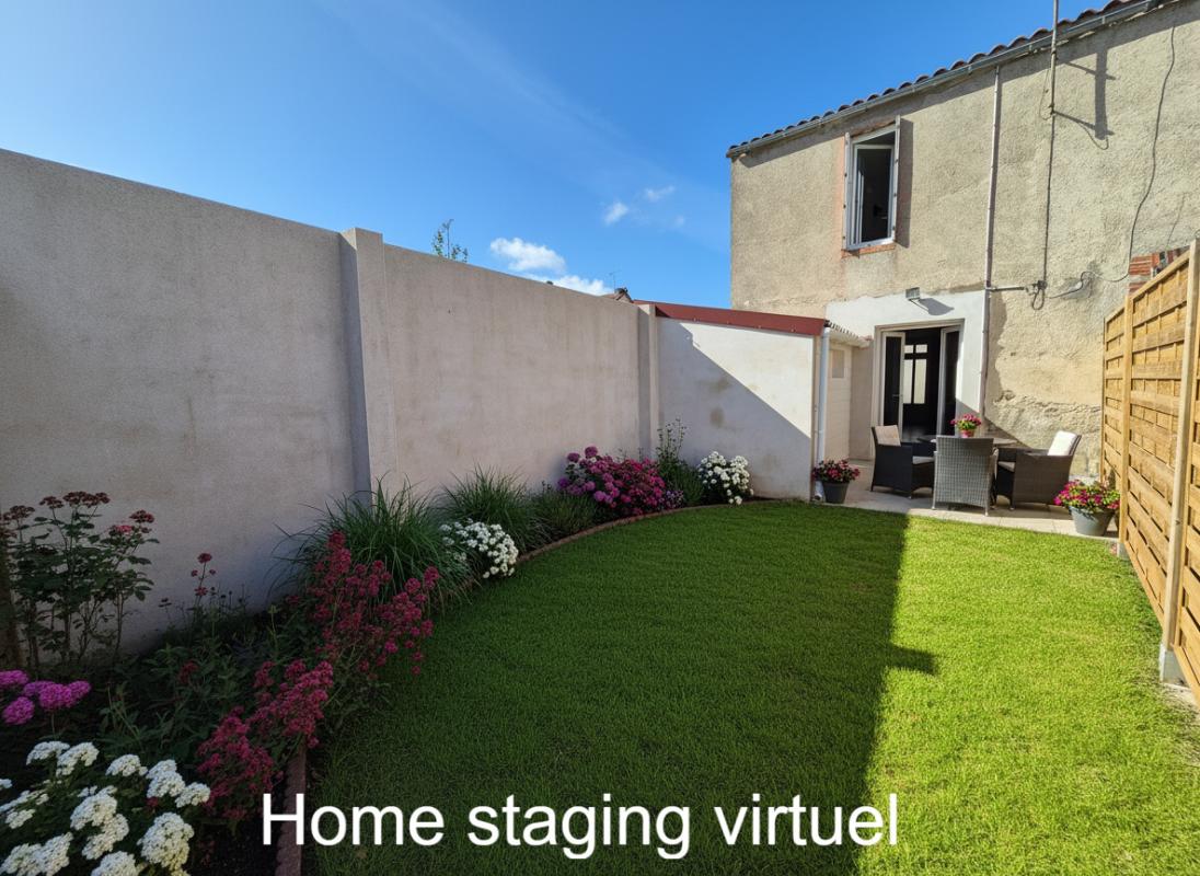 LES HERBIERS A VENDRE en Exclusivité aux Herbiers, Maison de ville de 65 m2 avec 2 chambres et cour fermée 10