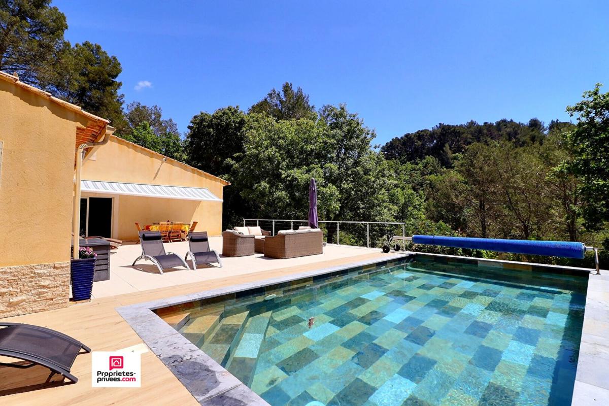 EVENOS Propriété à Evenos (83330) 10 pièces 293 m2 - deux maisons sur  une parcelle de 69215 m2 1