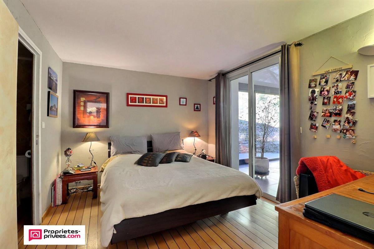 EVENOS Propriété à Evenos (83330) 10 pièces 293 m2 - deux maisons sur  une parcelle de 69215 m2 11