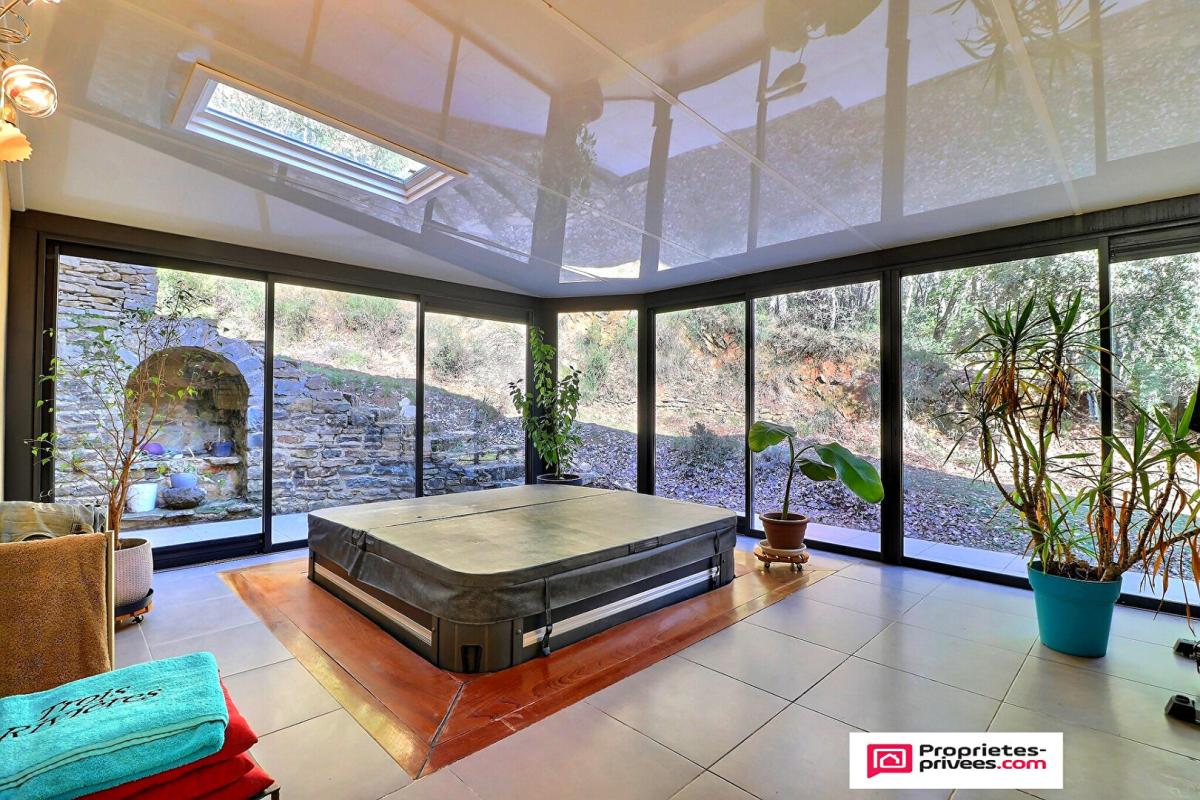EVENOS Propriété à Evenos (83330) 10 pièces 293 m2 - deux maisons sur  une parcelle de 69215 m2 12