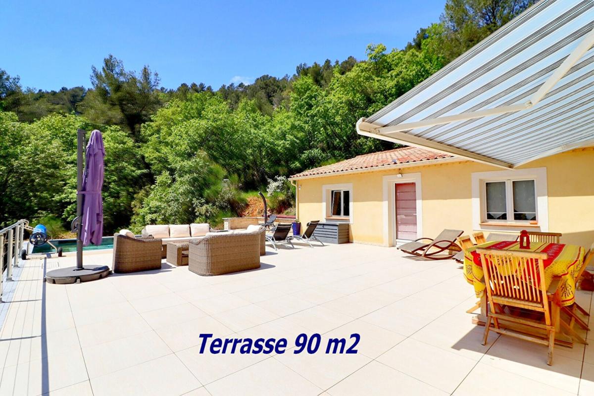 EVENOS Propriété à Evenos (83330) 10 pièces 293 m2 - deux maisons sur  une parcelle de 69215 m2 4