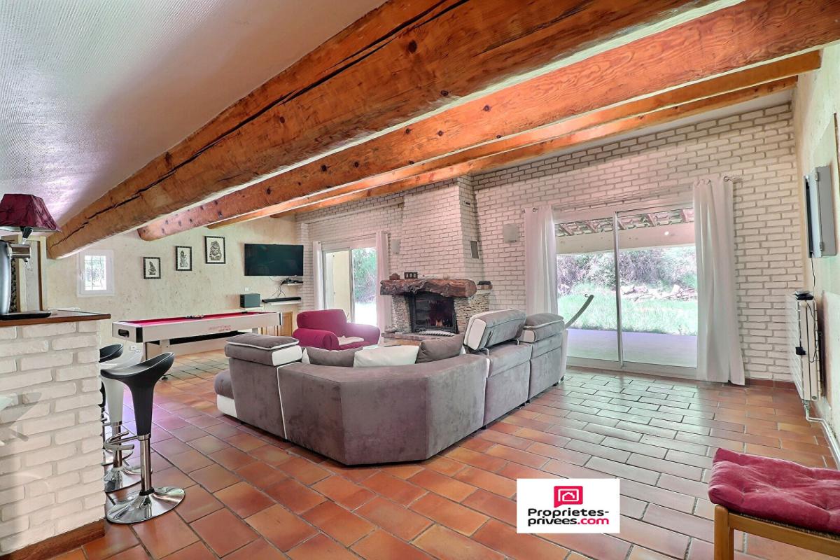 EVENOS Propriété à Evenos (83330) 10 pièces 293 m2 - deux maisons sur  une parcelle de 69215 m2 7