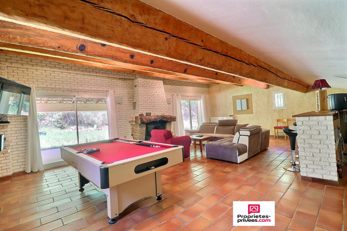 EVENOS Propriété à Evenos (83330) 10 pièces 293 m2 - deux maisons sur  une parcelle de 69215 m2 8