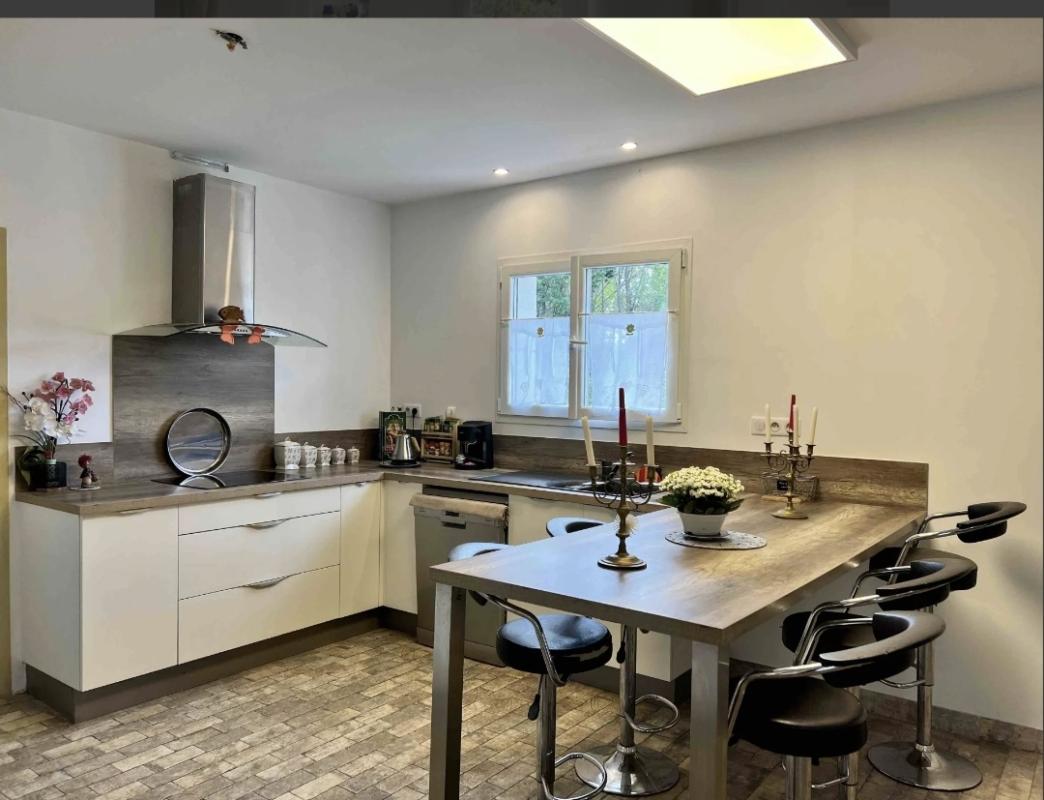 LE HOUGA Maison individuelle récente 8