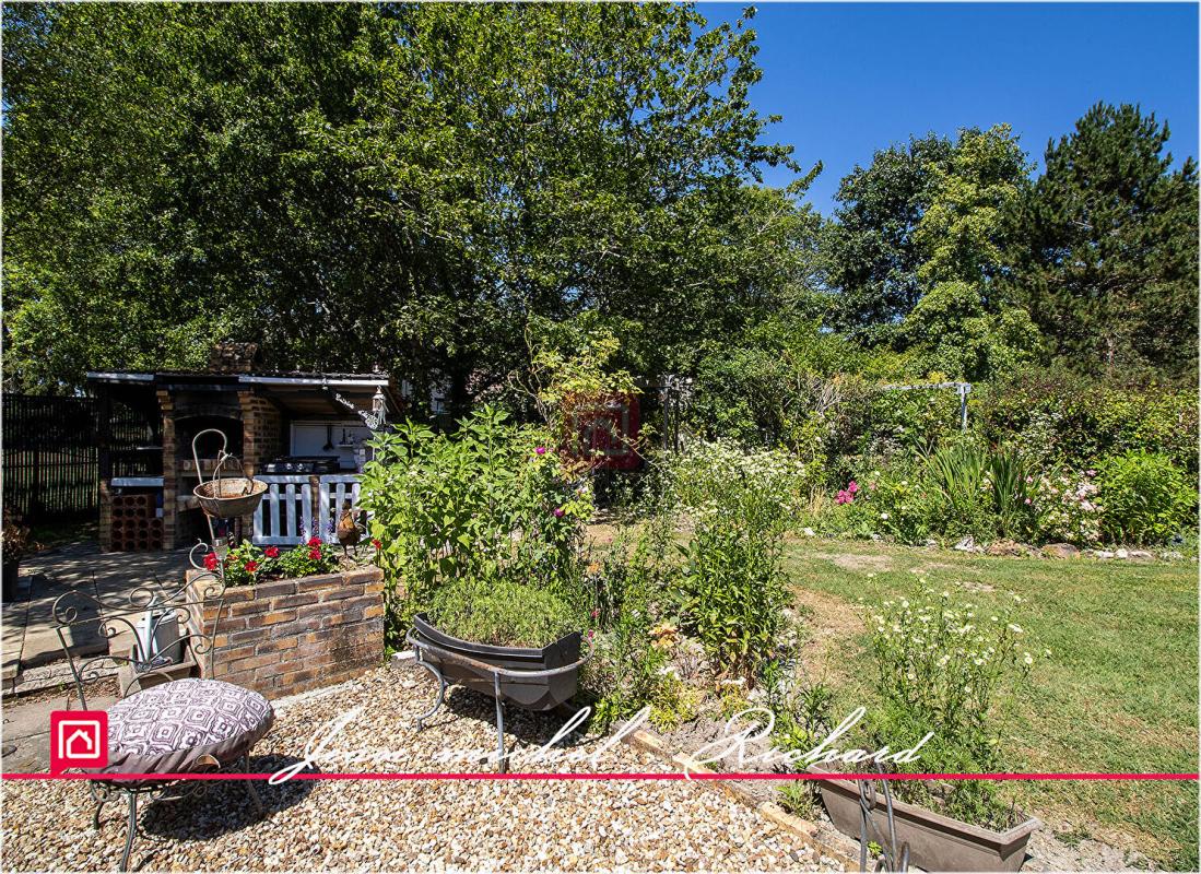 LASSAY-SUR-CROISNE Maison Lassay Sur Croisne 8 pièce(s) 240 m2 17