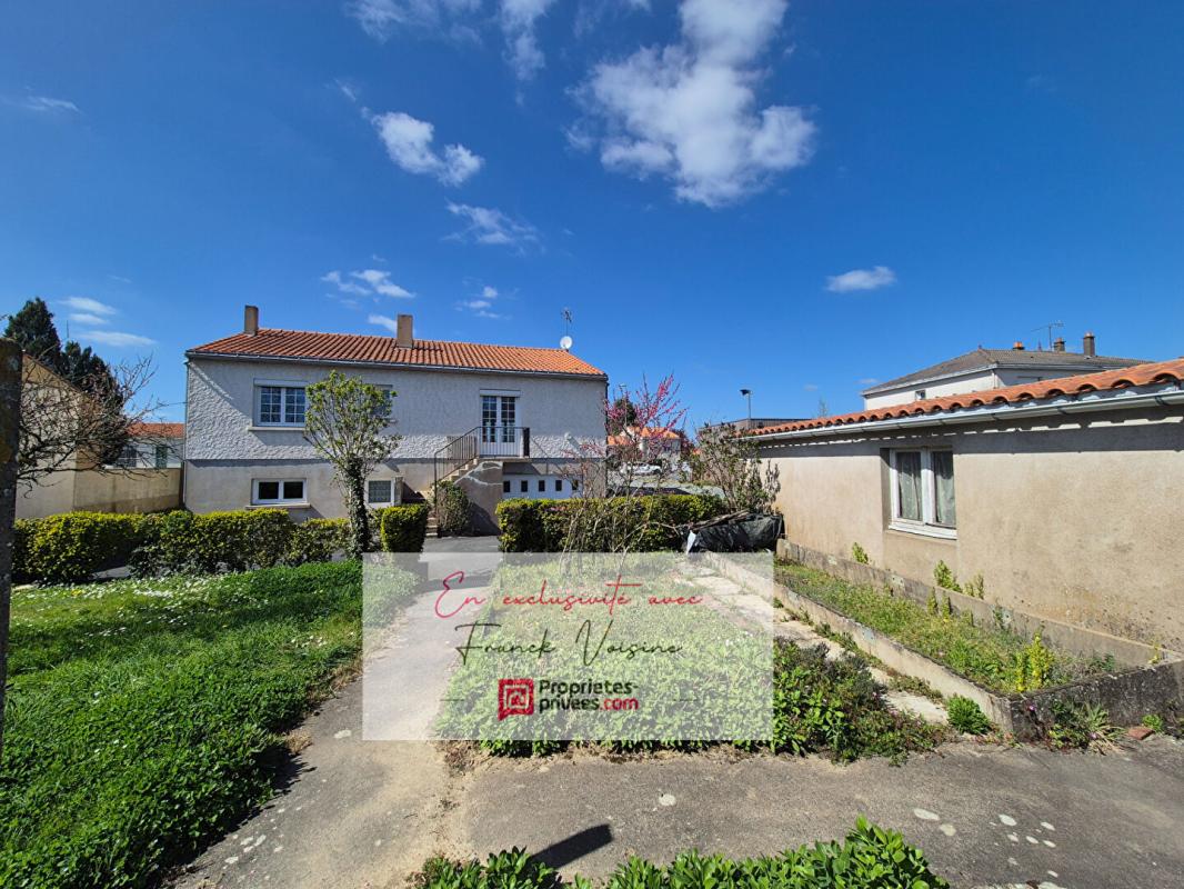LES HERBIERS A VENDRE en EXCLUSIVITE aux Herbiers, centre ville - Maison avec 4 chambres sur un terrain de 729 m2 env 18