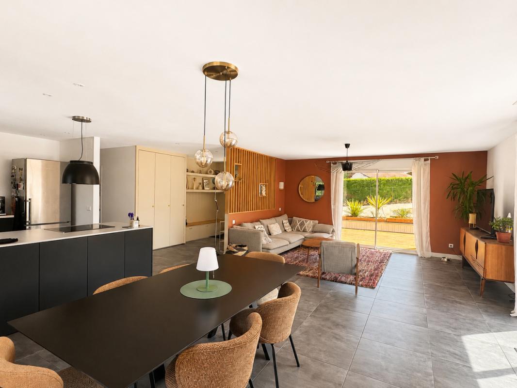 SALLES Maison Salles centre : 7 pièces 162 m2 garage et piscine et grand terrain 9