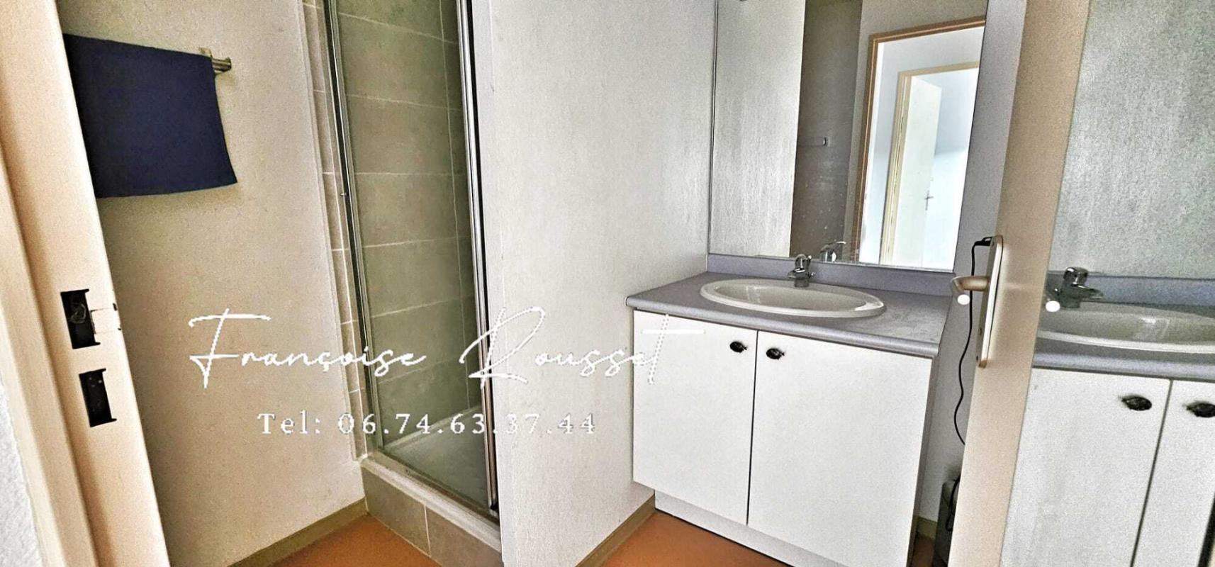 CALVISSON Villa duplex  avec Terrasse ombragée et intimité rare 10