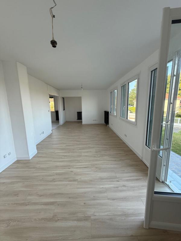 BOIS-GUILLAUME Maison, 94 m2 entièrement rénovée à Bois-Guillaume - 348 000  DPE D 5