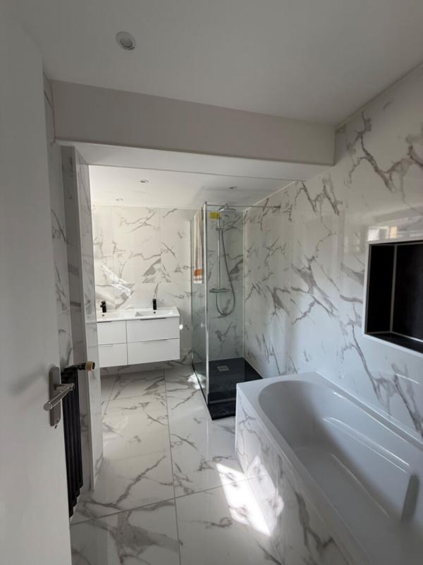 BOIS-GUILLAUME Maison, 94 m2 entièrement rénovée à Bois-Guillaume - 348 000  DPE D 8