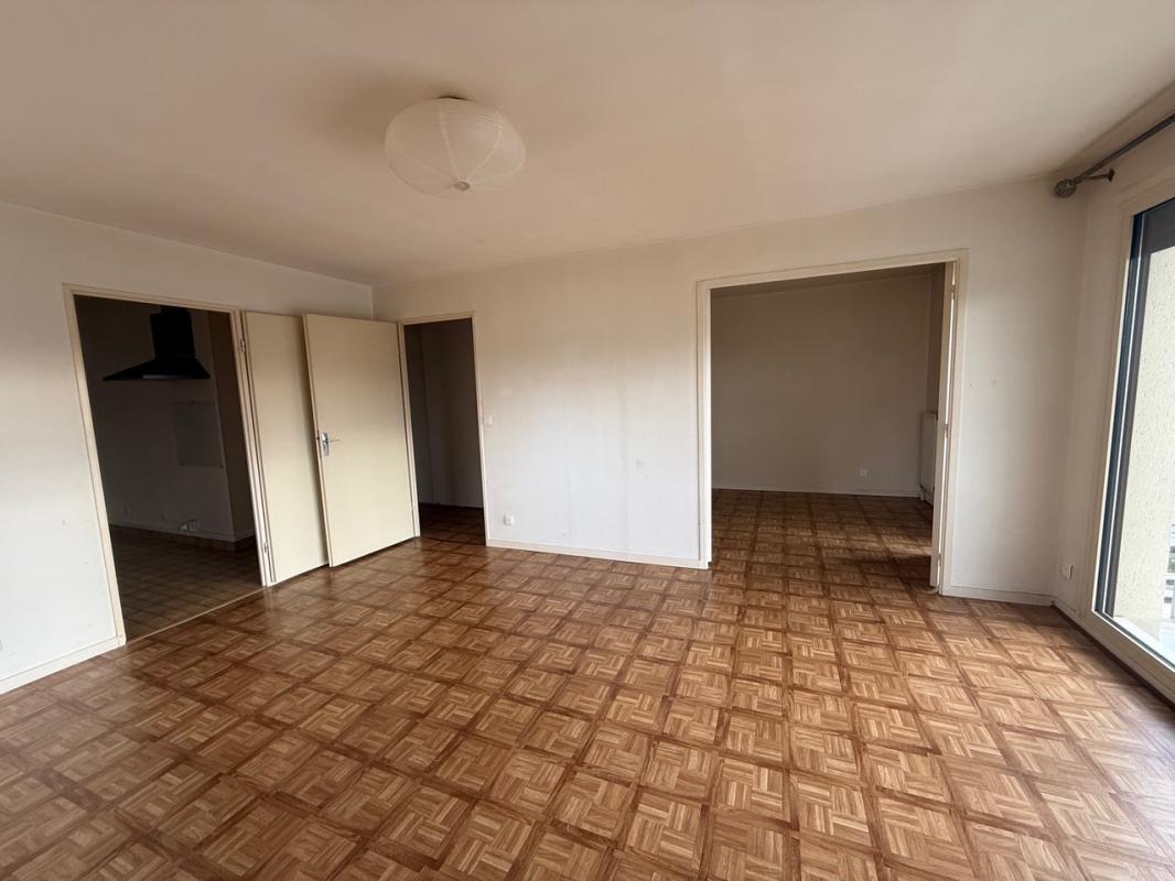BOIS-GUILLAUME Bel appartement T3, 65 m2 avec ascenseur, balcon et tennis dans quartier recherché - 205 000 - DPE C 9