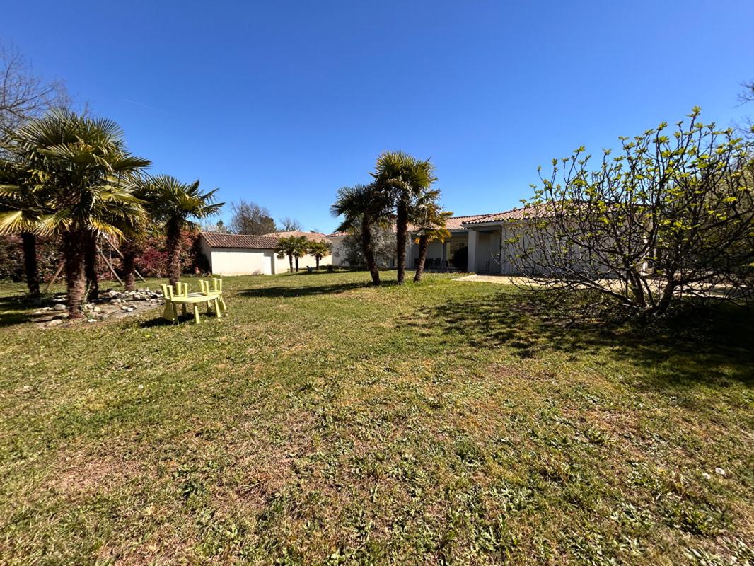 MARSAC-SUR-L'ISLE A vendre, superbe maison de plain-pied, aux portes de Périgueux 24000 sur le secteur de Marsac-sur-l'Isle 15