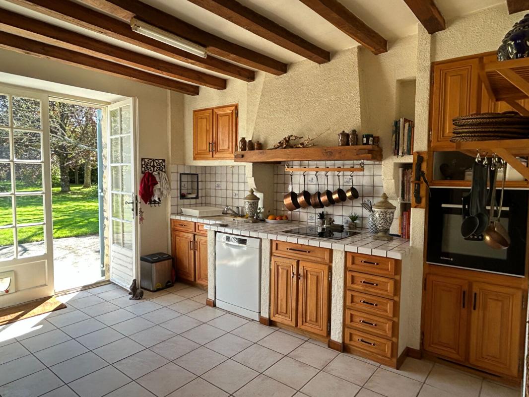 BOUERE Charme et authenticité pour cette maison  sur Bouère 10