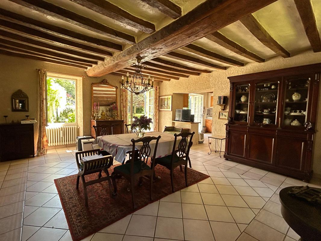 BOUERE Charme et authenticité pour cette maison  sur Bouère 5